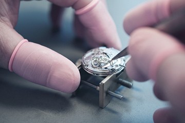 更换欧米茄手表电池